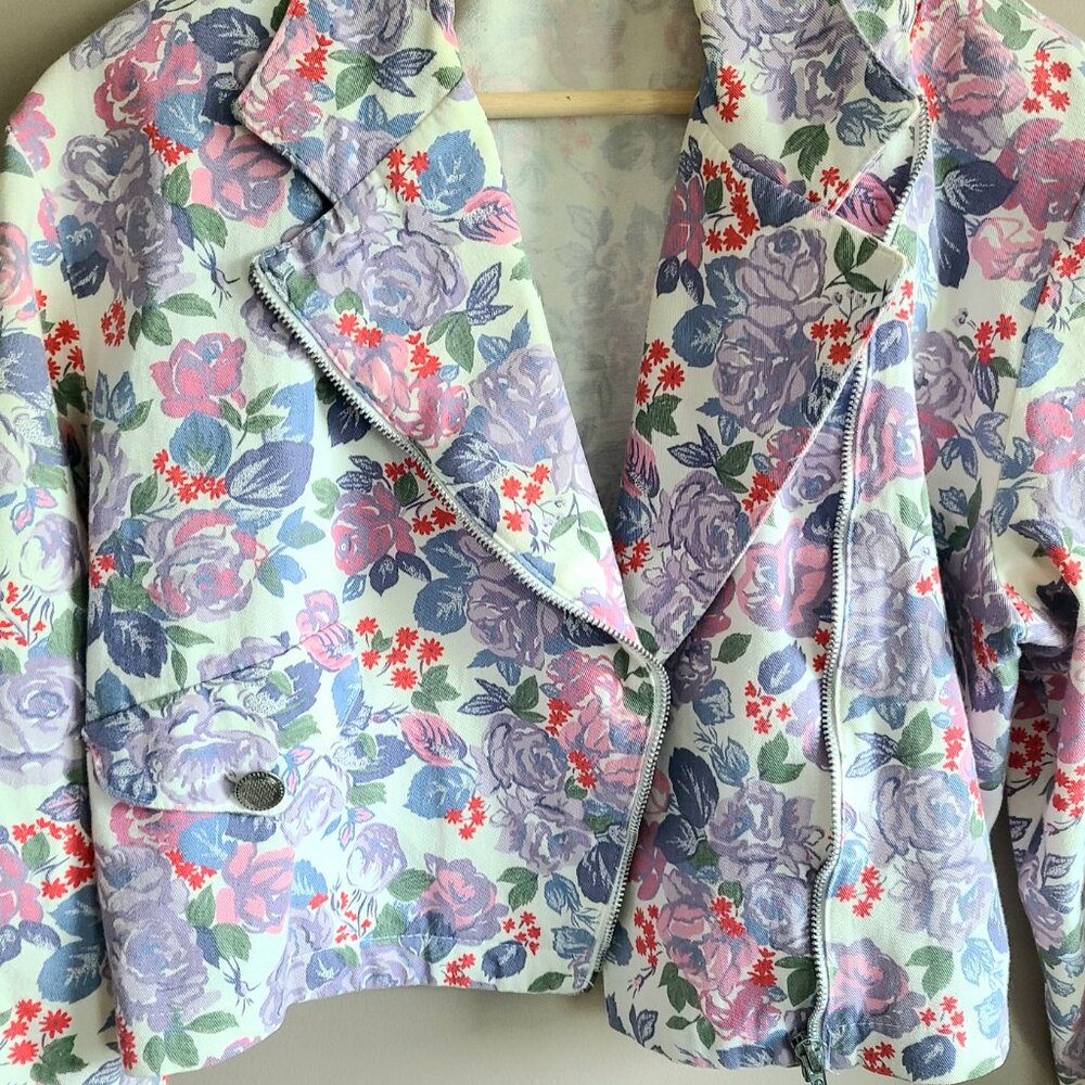Vintage Atmosphere 100% cotton cropped floral jacket design asymmetrical zipper. - Picture 3 of 11